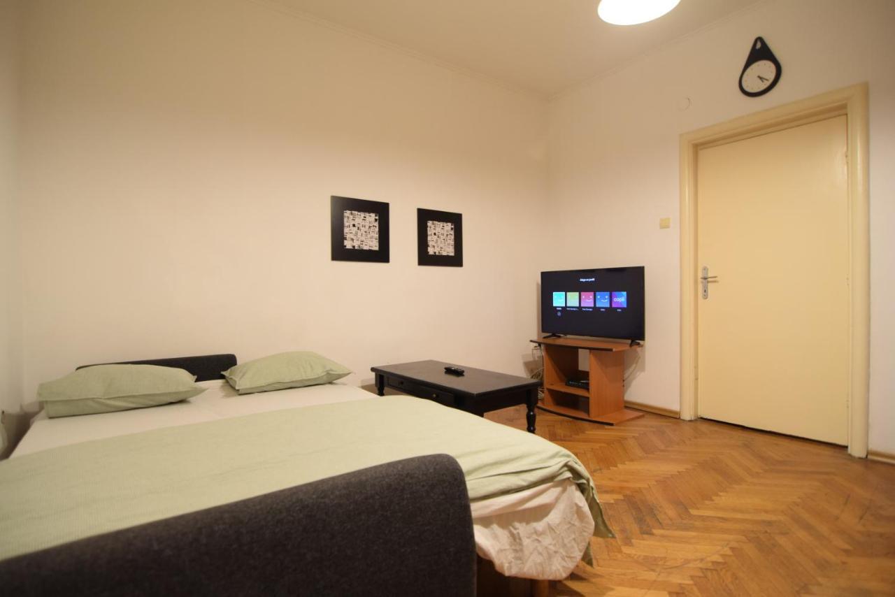 Resedinta Lui Calin - Downtown Park Cismigiu Appartement Boekarest Buitenkant foto